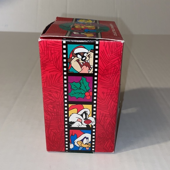 Vintage Looney Tunes Warner Bros. Matrix Daffy Duck Skiing Christmas Ornament - Picture 2 of 9